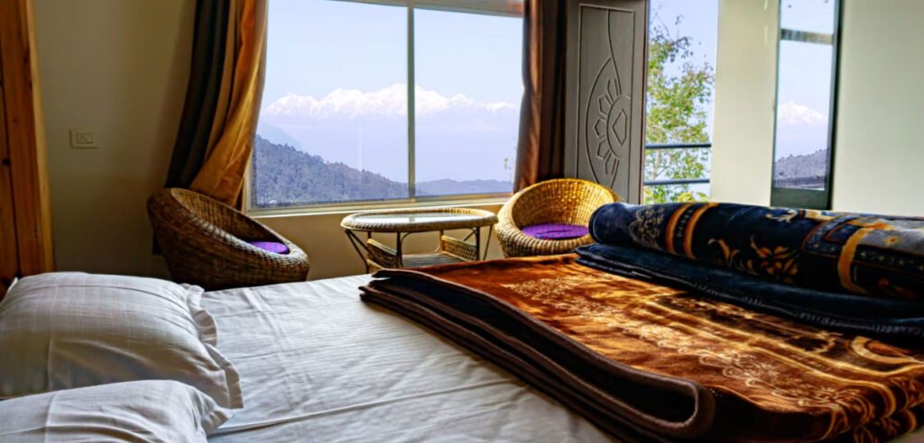 Lava Tourist Lodge